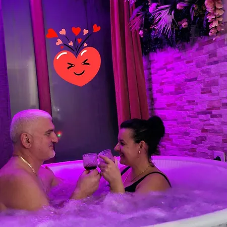 Vikendica Sa Djakuzijem Borik בית נופש Grabova Kosa