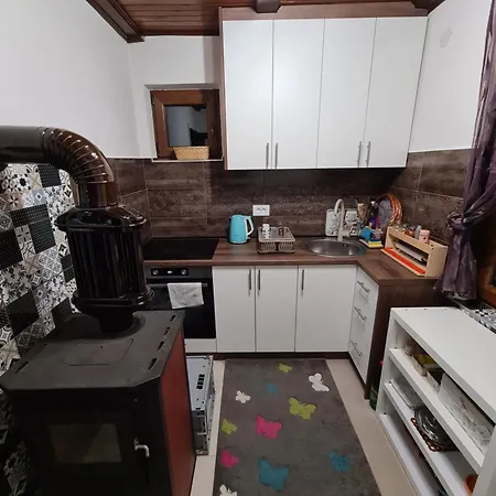 בית נופש Vikendica Sa Djakuzijem Borik